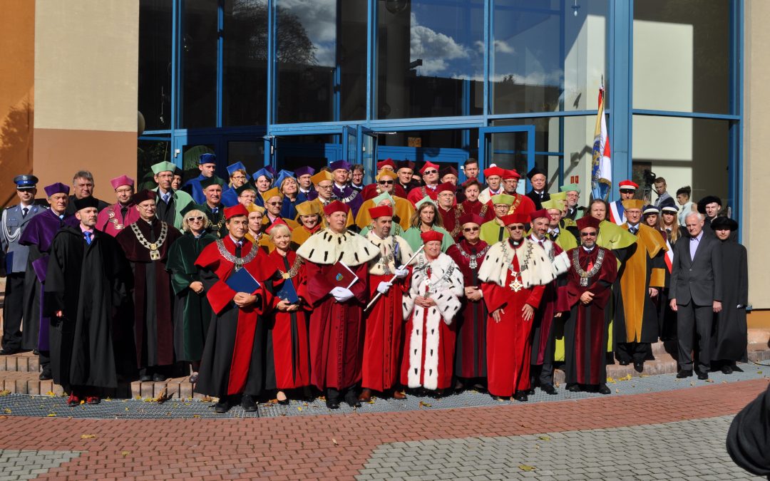 Duszpasterstwo Nauczycieli Akademickich zaprasza na doroczną Mszę św. za zmarłych pracowników opolskich uczelni