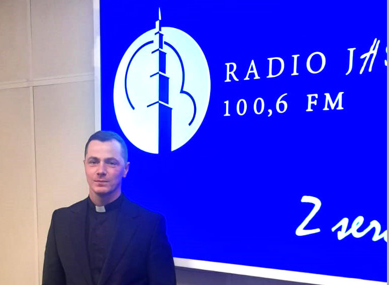 Ks Michał Widera w Radiu Jasna Góra